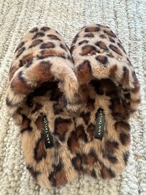 Ann Taylor - Weekend Collection Horsebit Fuzzy Slide Flat